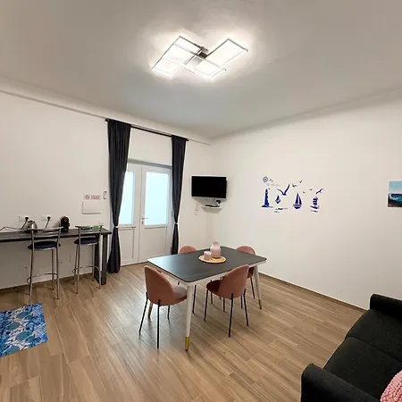 Apartment 5 Minutes From The Sea - Free Parking Arenzano