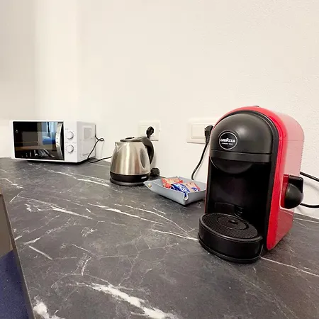 5 Minutes From The Sea - Free Parking Apartment