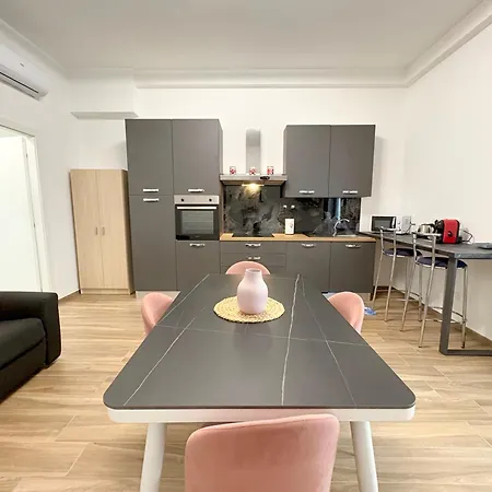 Apartment 5 Minutes From The Sea - Free Parking Arenzano