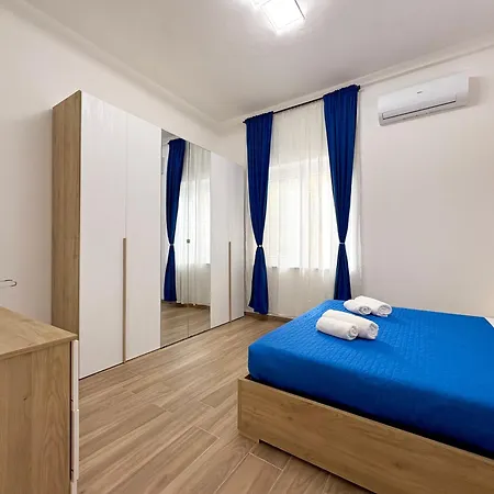 5 Minutes From The Sea - Free Parking Apartment