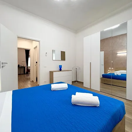 5 Minutes From The Sea - Free Parking Apartment