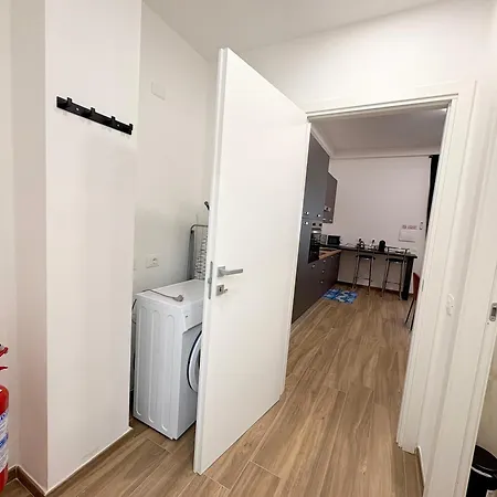 Apartment 5 Minutes From The Sea - Free Parking Arenzano