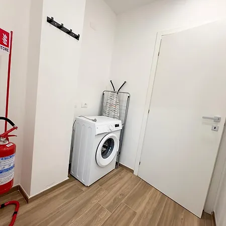 Apartment 5 Minutes From The Sea - Free Parking *
